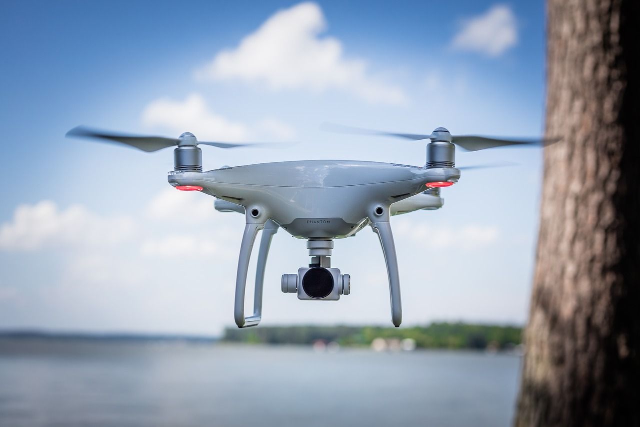 PAL czy NTSC – w jakim standardzie nagrywać dronem?