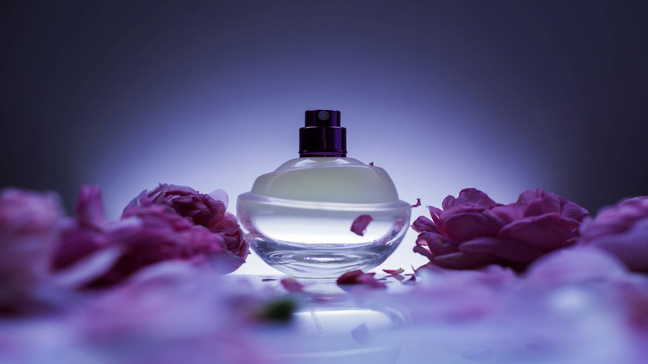 Jak dobrać perfumy do pory roku?