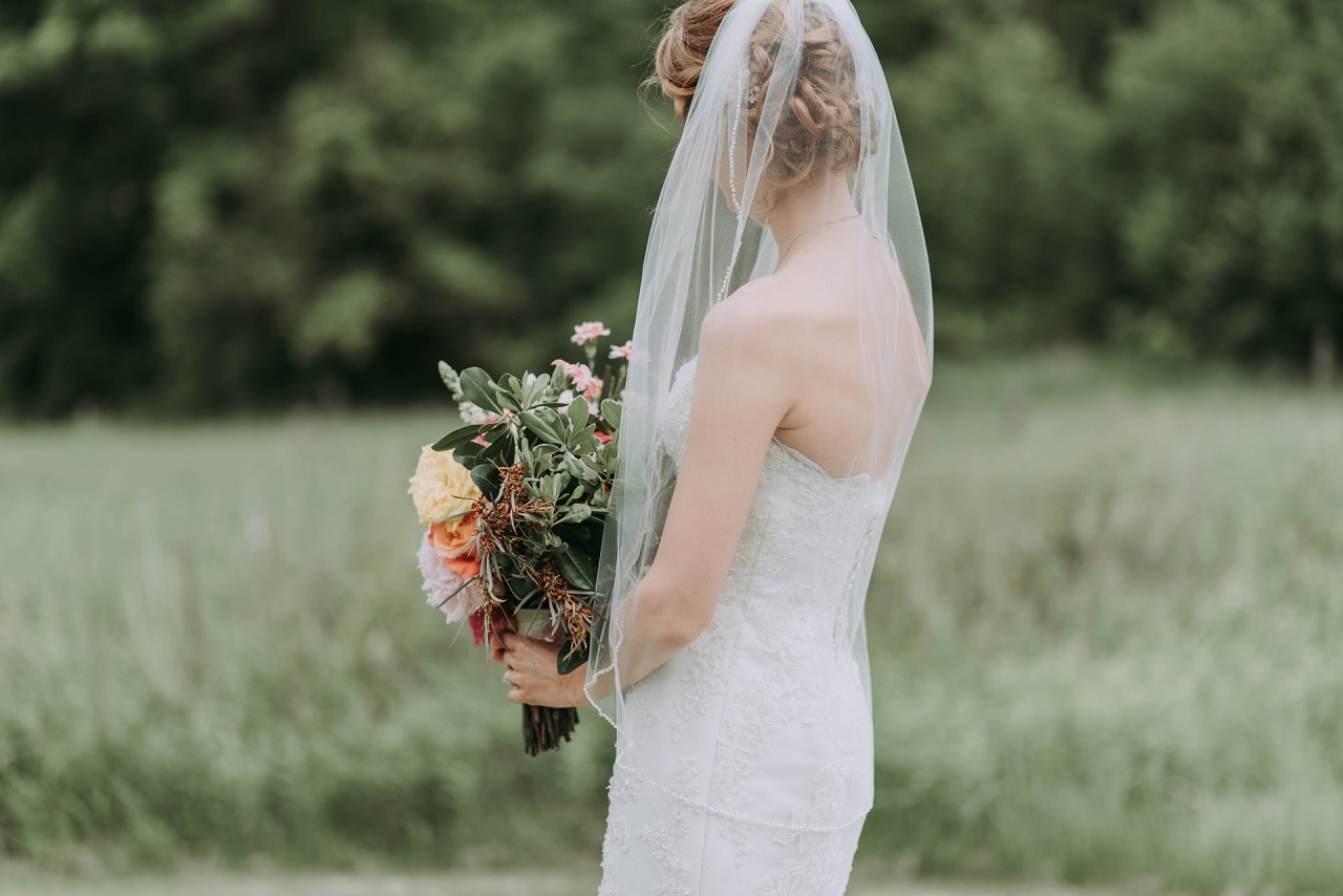 Rodzaje sukni ślubnych – jak znaleźć odpowiednią kreację dla siebie?