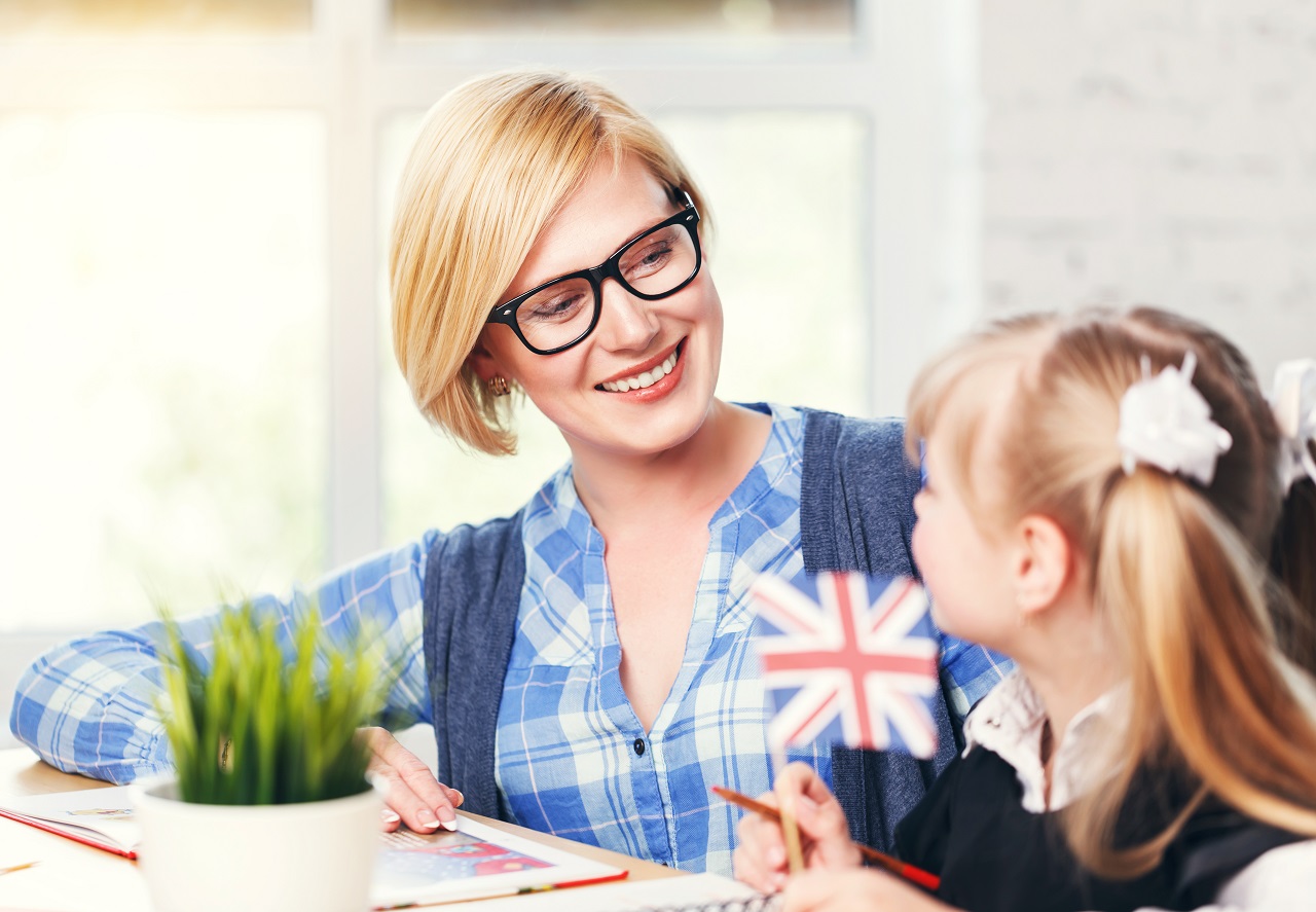 W jaki sposób małe dzieci uczą się angielskiego?